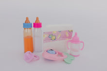 Cargar imagen en el visor de la galería, PAÑALERA ROSA CON ACCESORIOS
