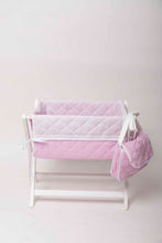 Cargar imagen en el visor de la galería, PAÑALERA CUADRITOS ROSA Y BLANCO, CON ACCESORIOS