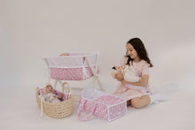 Cargar imagen en el visor de la galería, CUNA FLORES ROSAS
