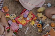 Cargar imagen en el visor de la galería, JUEGO DE TÉ Y COMIDITA

